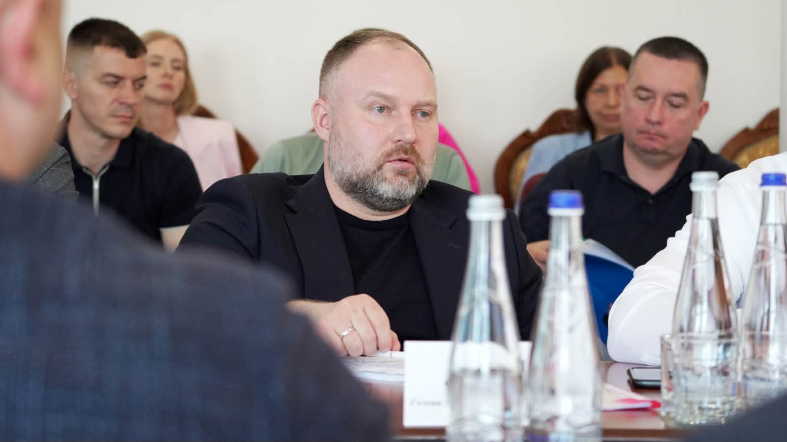 ДПС спільно з правоохоронними органами створили міжвідомчу робочу групу для протидії схемам виведення коштів за кордон. Фото № 9/8